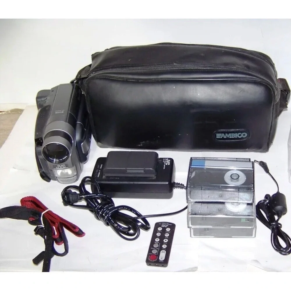 JVC Compact Super VHS-C Camcorder GR-SXM340U 600x Zoom Bundle Tested